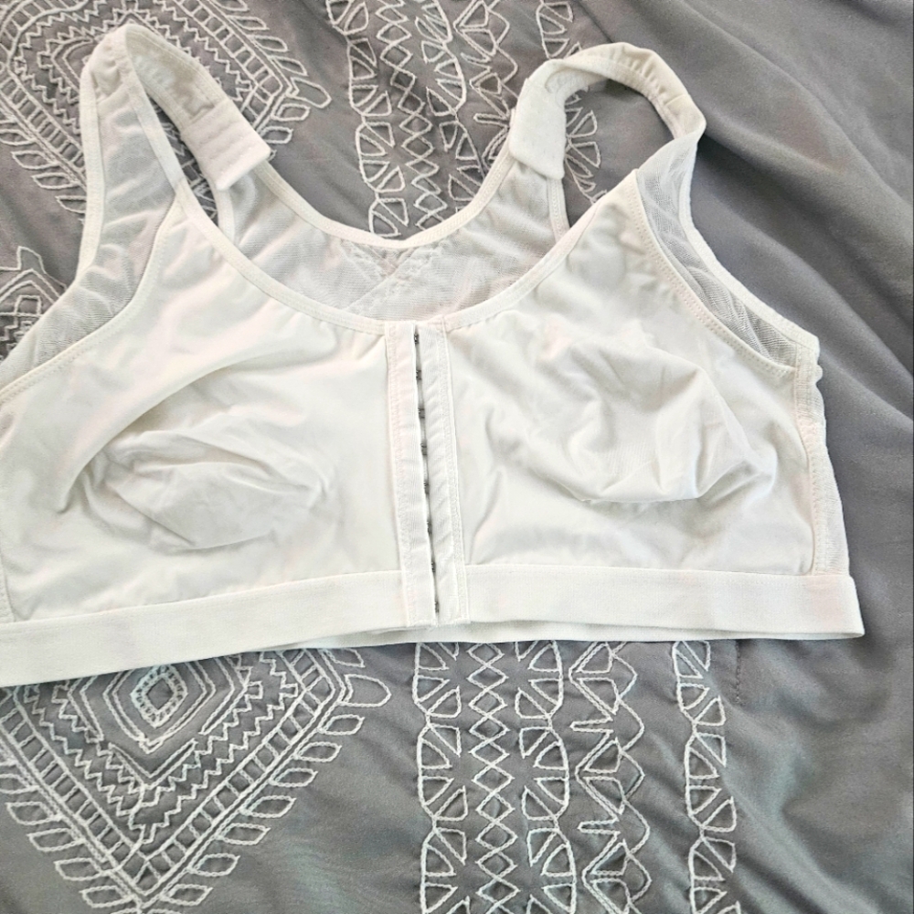 XL White Breastfeeding‎ Bra